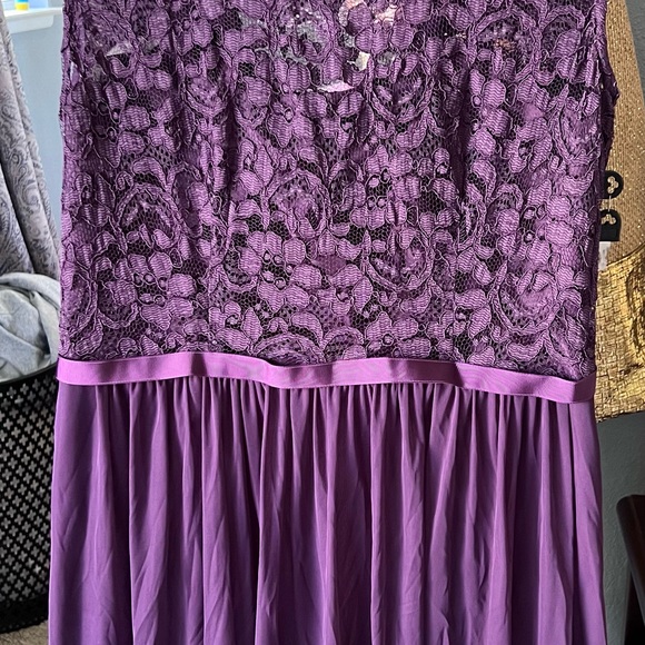 David’s Bridal dress - Picture 2 of 2